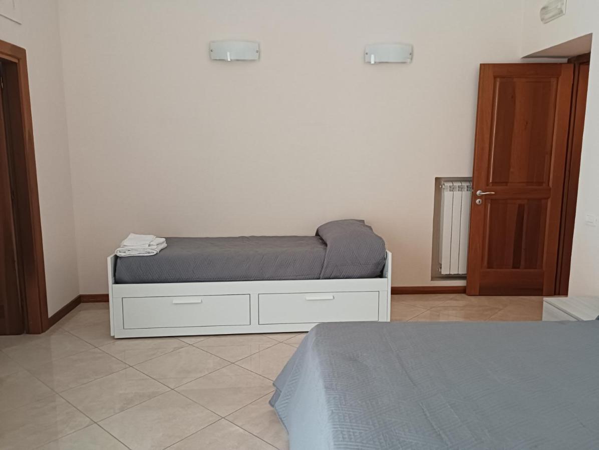 A Casa Di Laura Appartement Napels Buitenkant foto